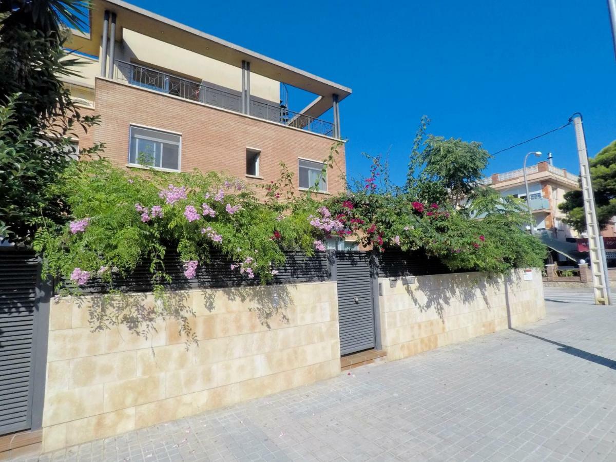 Beach House Castelldefels Luaran gambar
