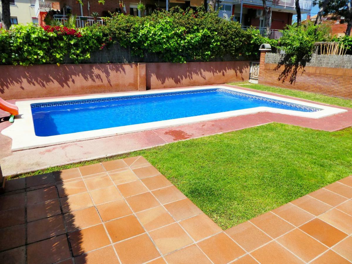 Beach House Castelldefels Luaran gambar